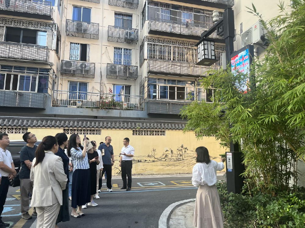 住建部調研組到紅環(huán)路社區(qū)調研考察